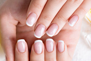 Manicure francuski