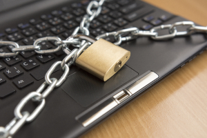 Strona internetowa, która trafi do rejestru domen zakazanych, staje się w krótkim czasie niedostępna z terytorium Polski ustawa hazardowa - rejestr domen zakazanych