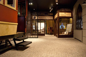 Muzeum Powstań Śląskich jest bardzo wyjątkowe i zaskakujące, co mogą potwierdzić eksponaty takie jak tramwaj i kiosk z gazetami, Muzeum Powstań Śląskich
