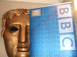 BAFTA maska i logo BBC