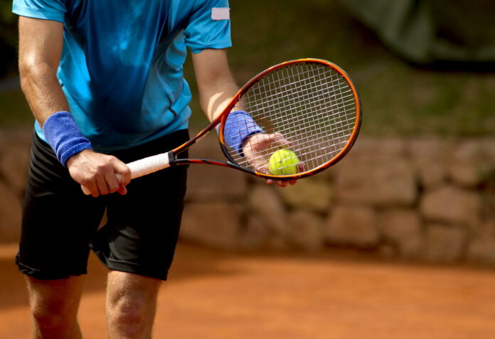 Tenis ziemny to jedna z najpopularniejszych dyscyplin sportowych w Polsce, dlatego wiele osób obstawia zakłady bukmacherskie na tenis Tenis ziemny